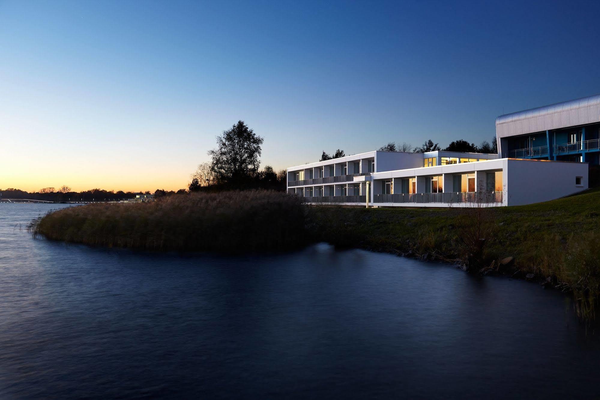 Strandhotel Senftenberger See Extérieur photo