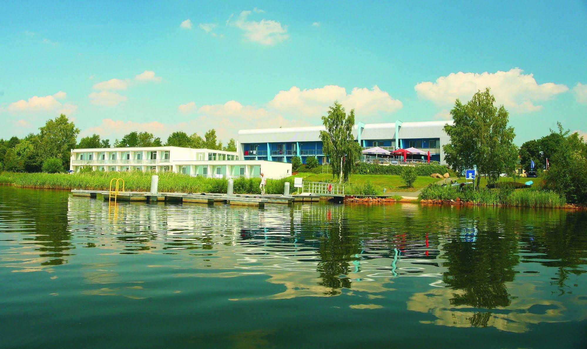 Strandhotel Senftenberger See Extérieur photo