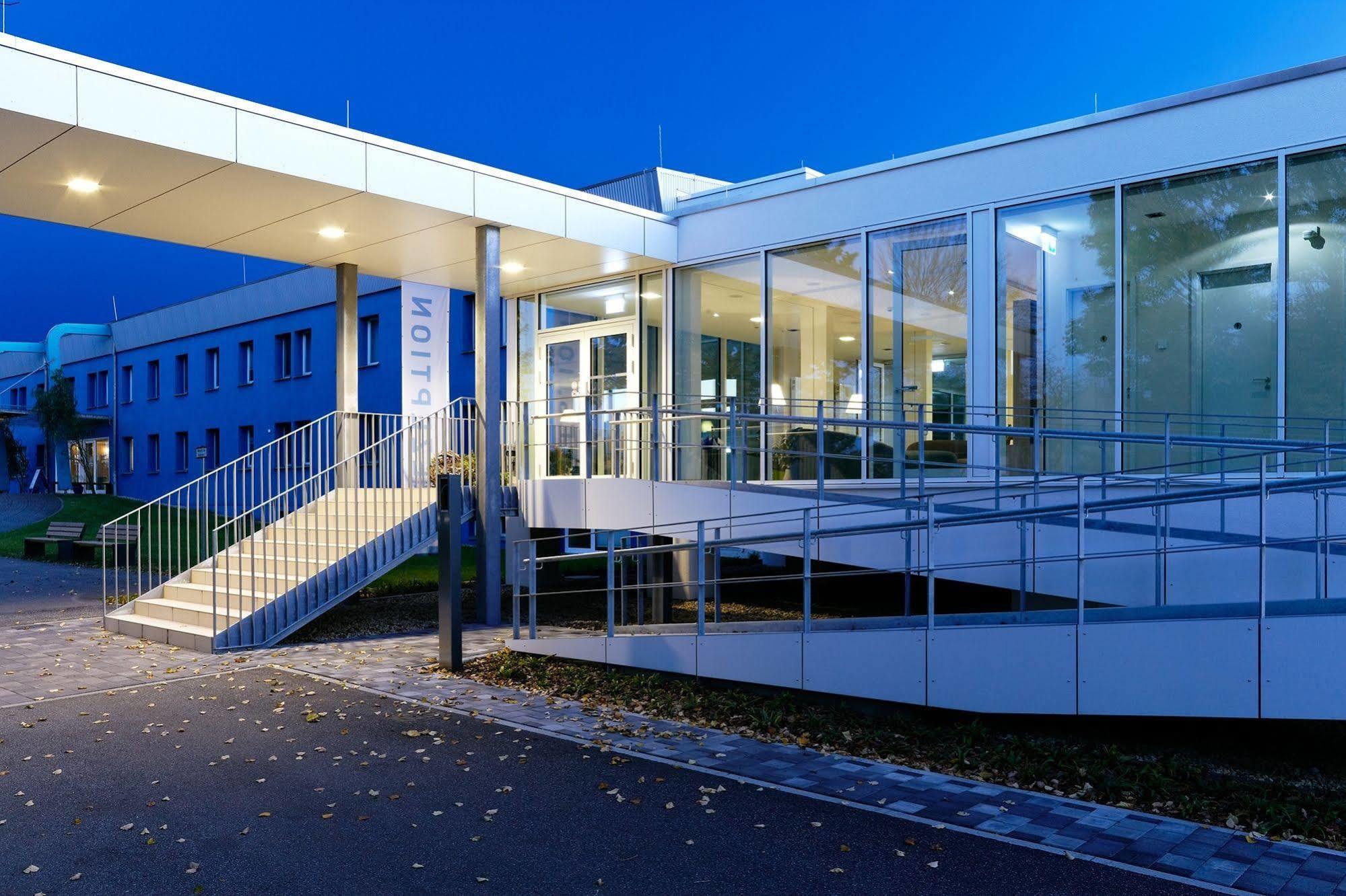 Strandhotel Senftenberger See Extérieur photo